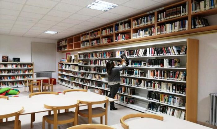 La biblioteca de Tardienta lleva medio siglo abierta.