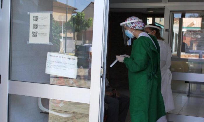 Personal del Salud tomando muestras en Sariñena