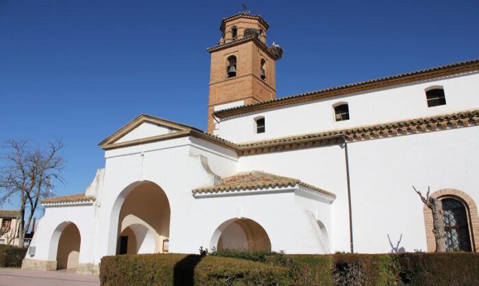 Iglesia de Tardienta.