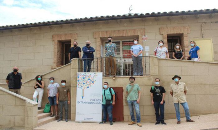 Alumnos y responsables del curso en Robres.