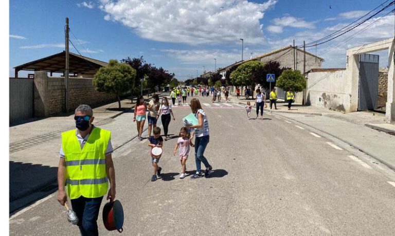Los vecinos organizaron ya una cacerolada de protesta. Los vecinos organizaron ya una cacerolada de protesta.