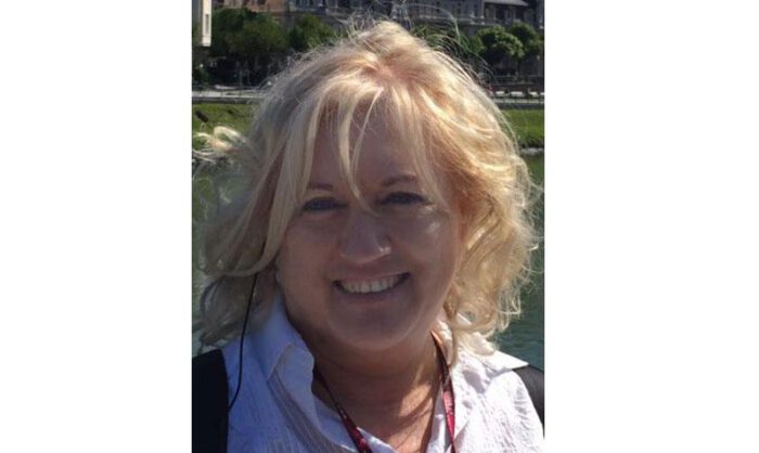 Carmen Luesma reside en la localidad de Sariñena.