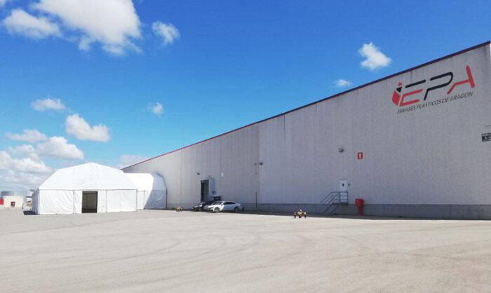 Imagen de la carpa instalada en la planta de Enplater.