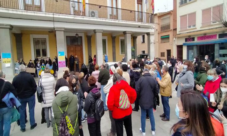 Convocada por el Ayuntamiento y el Observatorio Feminista. Convocada por el Ayuntamiento y el Observatorio Feminista.