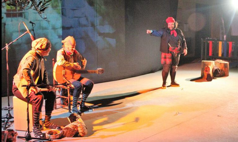 El Teatro de Robres se llevó el aplauso del público. El Teatro de Robres se llevó el aplauso del público.