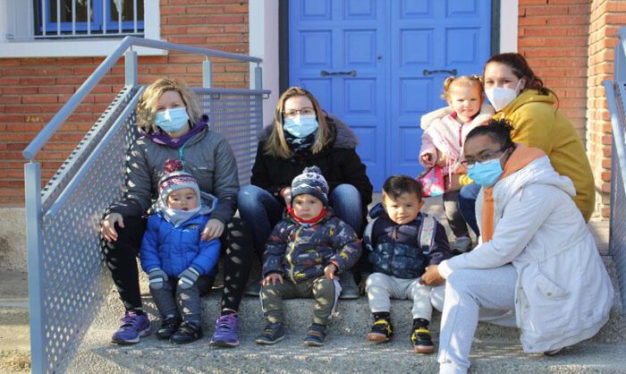 Ha sido renovada un ala del propio colegio rural.