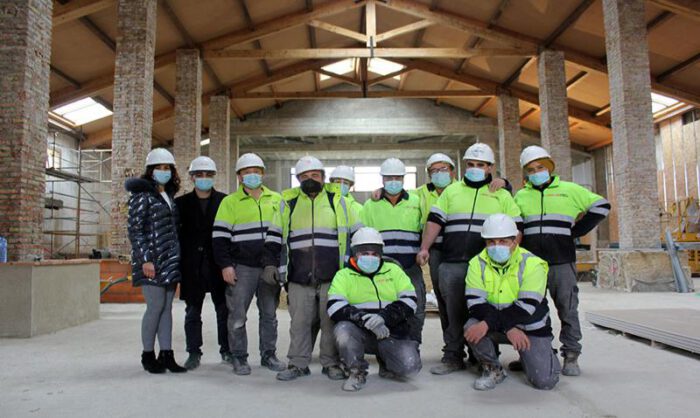 Alumnos-trabajadores y responsables del taller de empleo.