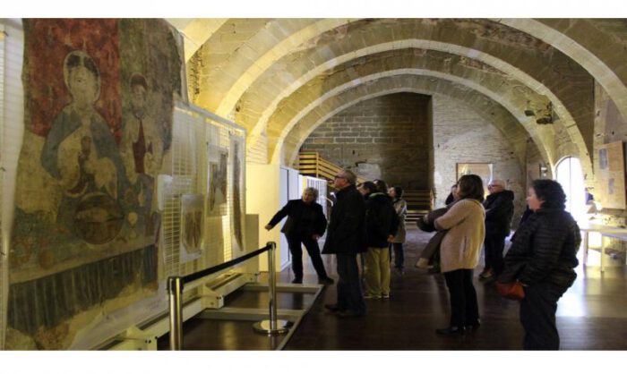 Las obras están expuestas en el monasterio de Sijena.