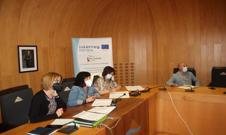 Socios de Monegros durante la reunión técnica del proyecto. Socios de Monegros durante la reunión técnica del proyecto.