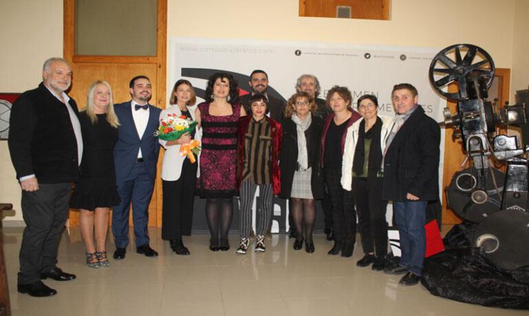 Foto de familia de la última entrega de premios. Foto de familia de la última entrega de premios.