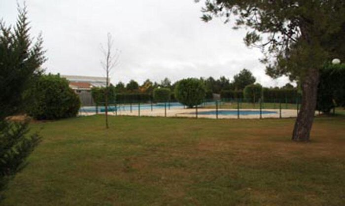 Imagen de archivo de las piscinas de Villanueva de Sijena.