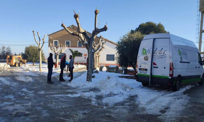 Imagen de las labores desarrolladas en Sariñena.
