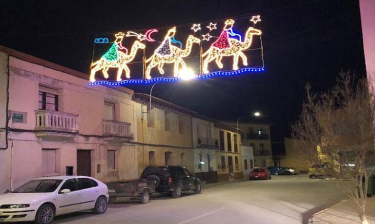 Imagen de una de las luces navideñas de Robres. Imagen de una de las luces navideñas de Robres.