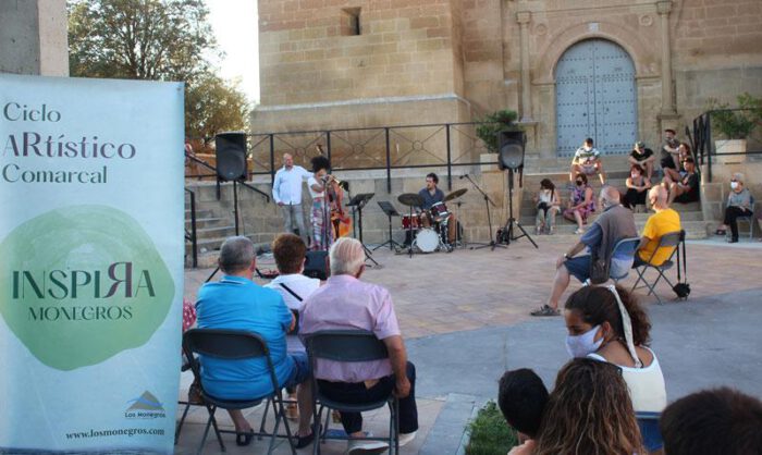 Milena Casado actuó este domingo en Grañén.