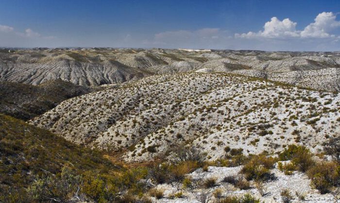 Montes de yeso. Foto: Eduardo Viñuales.