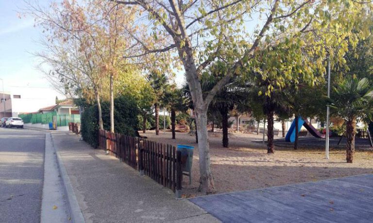 Grañén tiene hoy previsto precintar parques y plazas. Grañén tiene hoy previsto precintar parques y plazas.