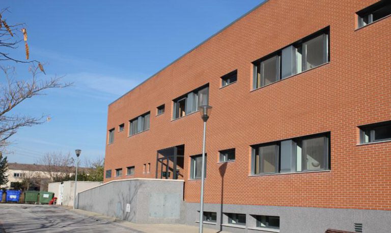Imagen exterior de la residencia de Alcubierre. Imagen exterior de la residencia de Alcubierre.