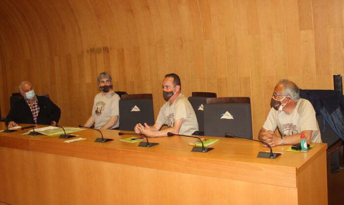 Imagen del encuentro mantenido con el presidente comarcal.