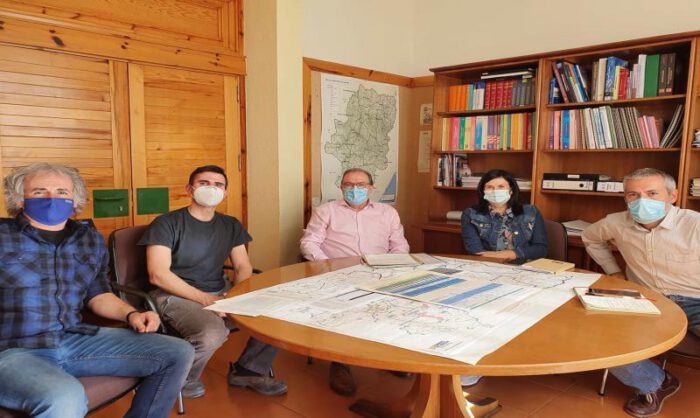 Imagen de la reunión mantenida por cargos de CHA.