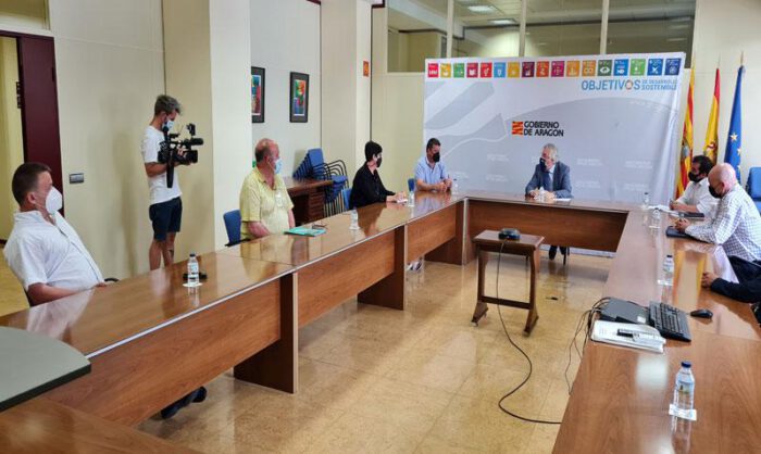 Imagen de la reunión mantenida con los alcaldes afectados.