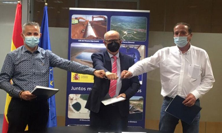 La firma ha tenido lugar este viernes en Madrid. La firma ha tenido lugar este viernes en Madrid.