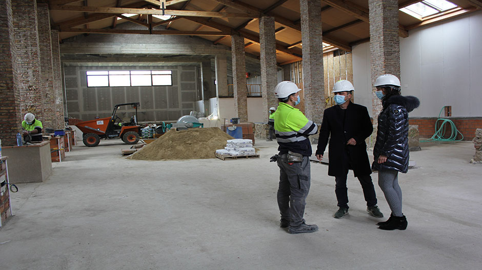 Fontán, Sampériz y Peralta, en el centro del futuro gimnasio municipal.