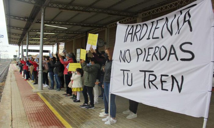 Imagen de la concentración organizada en Tardienta.
