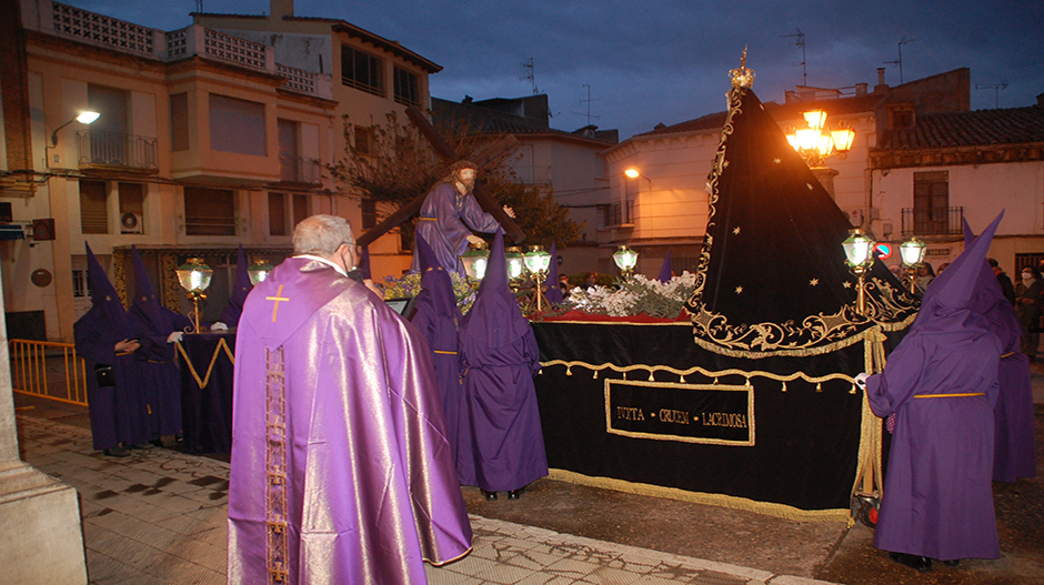 Momento del Encuentro entre el Nazareno y la Dolorosa.