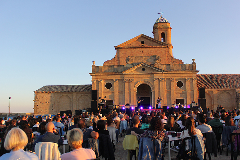 Imagen de archivo del concierto de Amaral en la Cartuja de Las Fuentes de Sariñena.