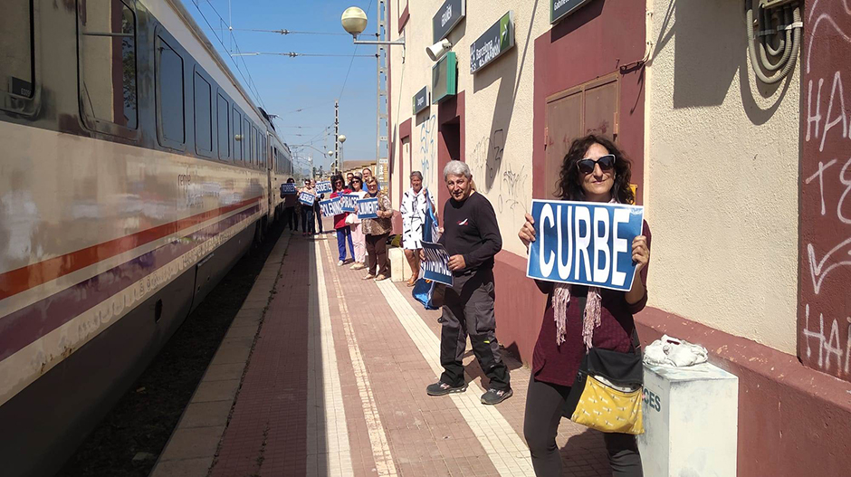 El pasado domingo hubo una nueva concentraciones en la estación de Grañén.