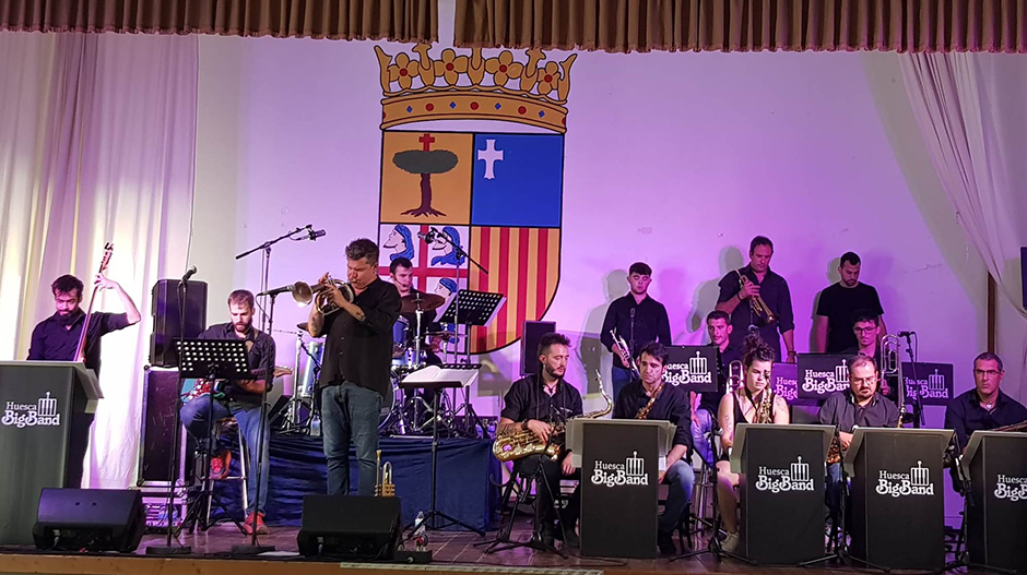 El concierto corrió a cargo del grupo Huesca Big Band.