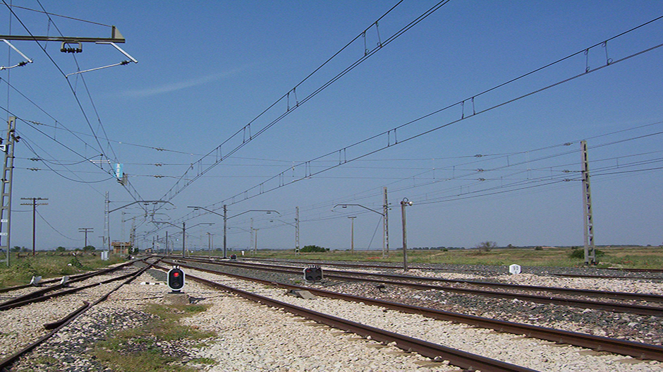 Imagen del trazado de las vías en las inmediaciones de la estación de Sariñena.