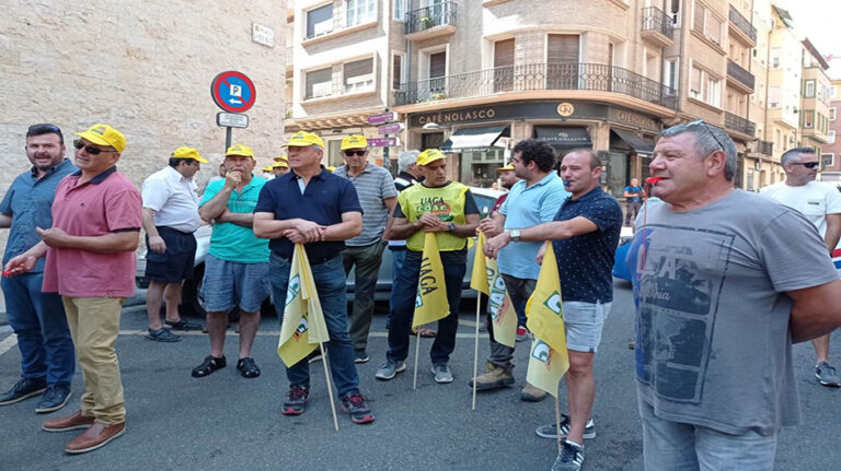 agricultores_concentracion_plagas_conejos