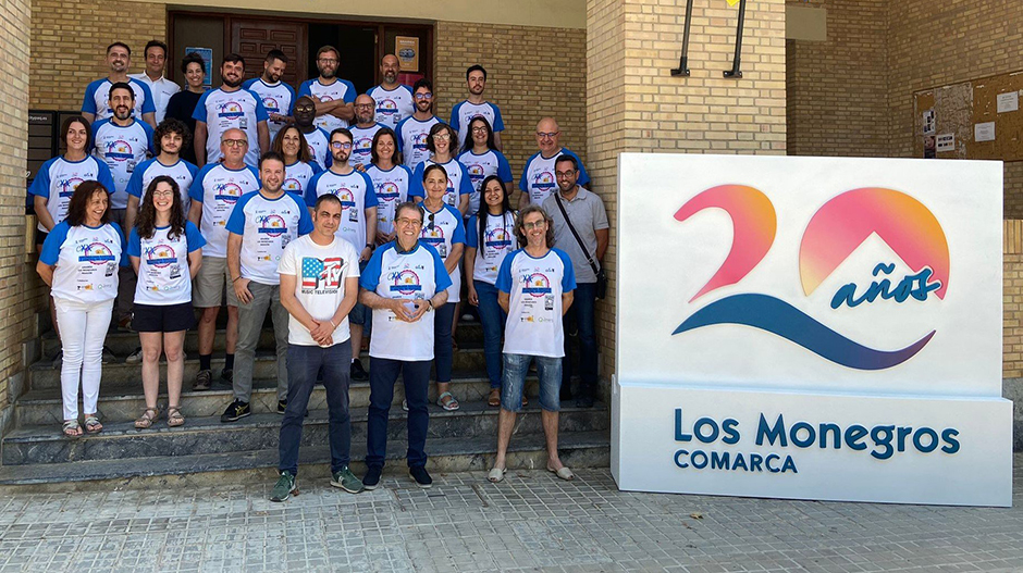 Foto de familia del acto de clausura del curso de entomología y control de vectores celebrado en Grañén.