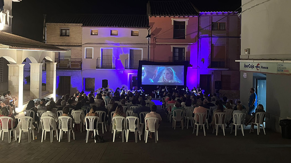 Imagen del concierto a cargo de la Orquesta Laudística Peñalbina.