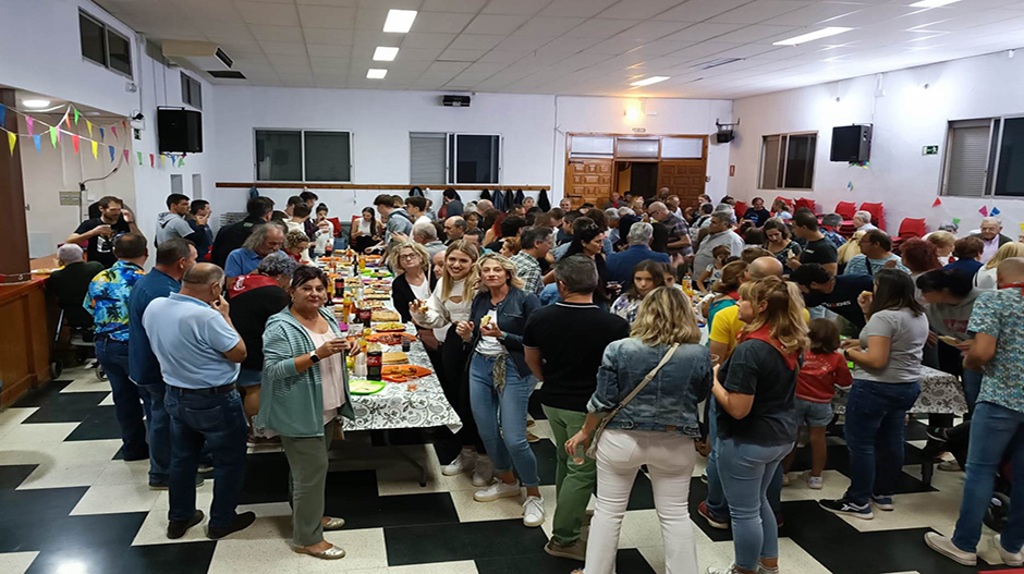 Las cenas y comidas populares han contado con una gran participación.