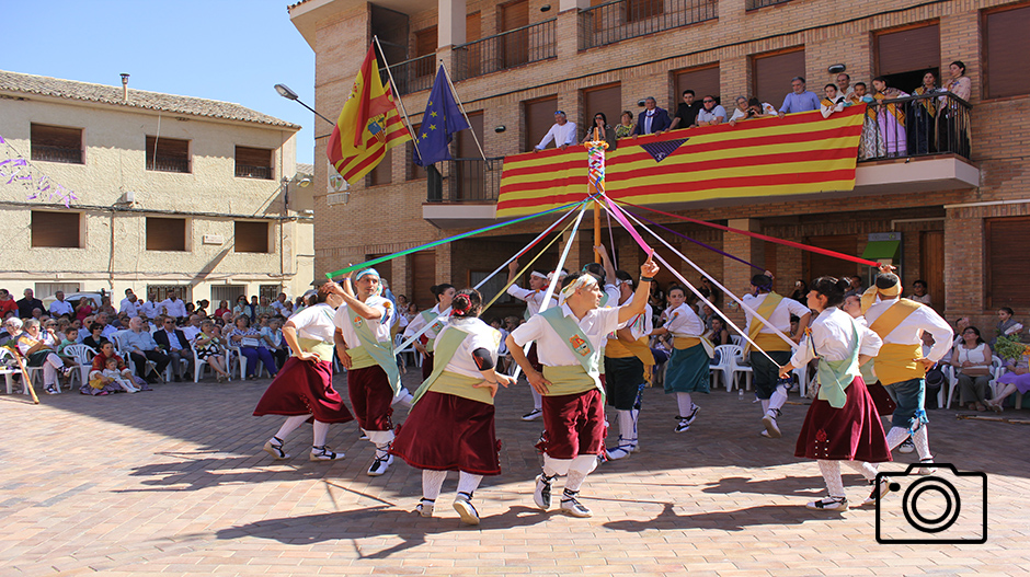 Galería con imágenes de la actuación central del dance.