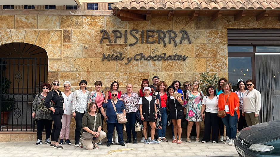 La actividad les permitió conocer varios negocios impulsados por mujeres rurales en Granada.