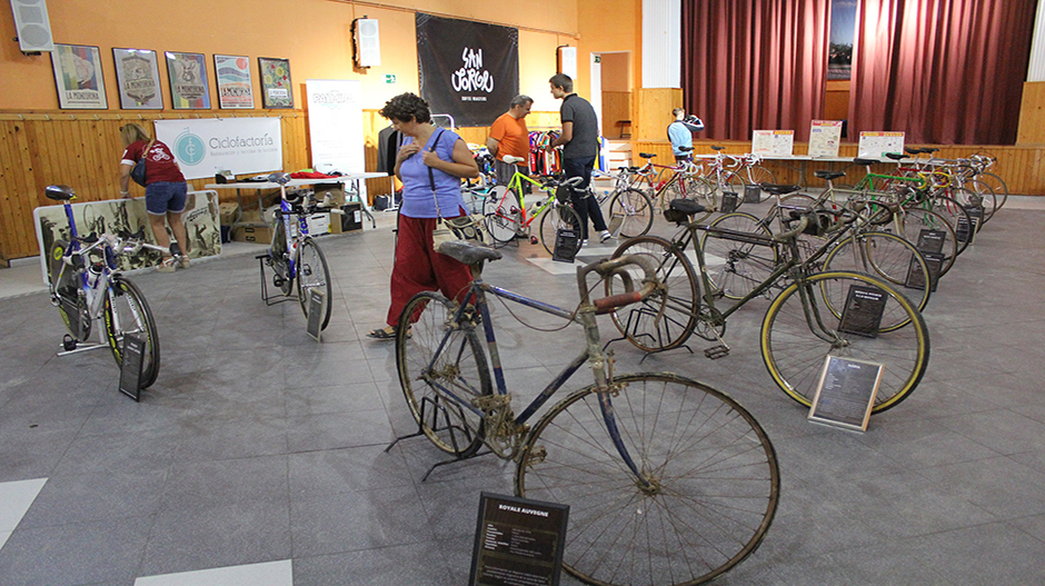 Imagen de la exposición de las bicicletas procedentes de la colección de David Martín.