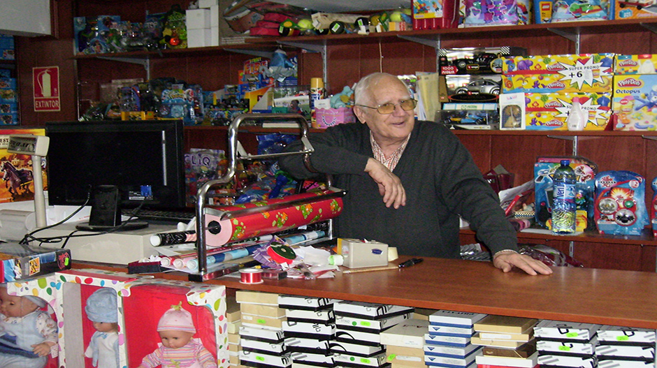 Ángel Royo, en la mítica tienda de la calle Ugarte.