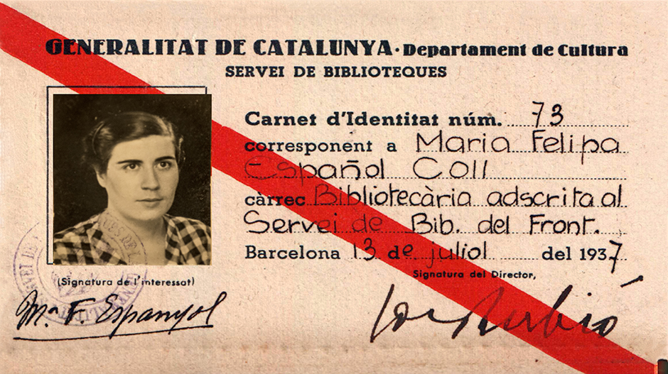 Imagen del carnet de bibliotecaria de María Felipa Español.