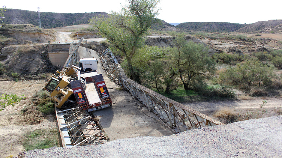 El hundimiento afectó al tercer tramo del puente de hierro.