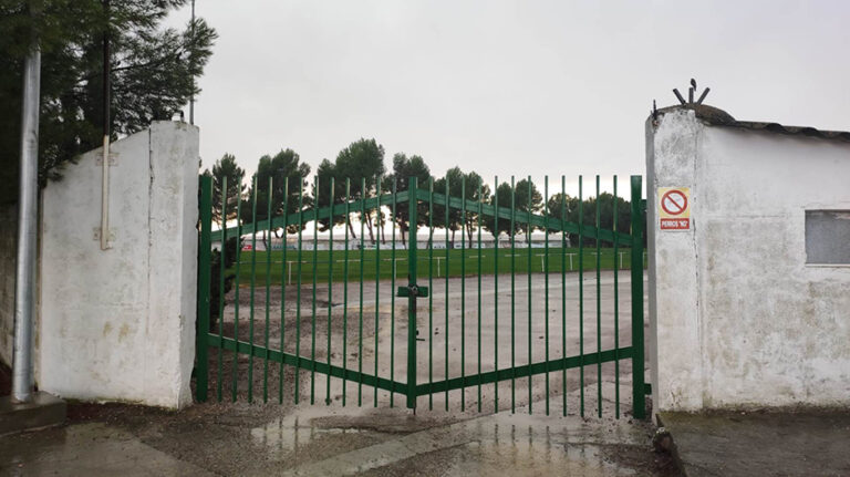campo_futbol_bujaraloz_cerrado