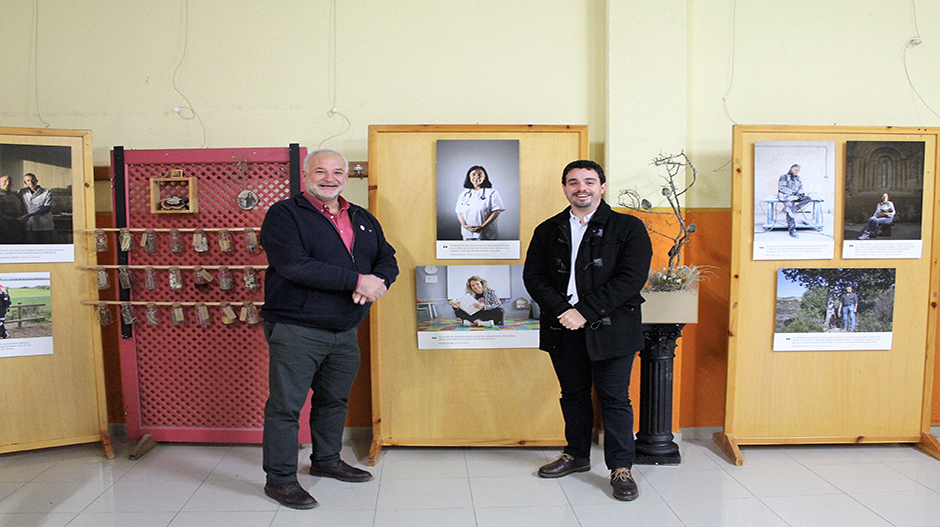 El presidente de la Comarca, Armando Sanjuan, y el alcalde de Bujaraloz, Darío Villagrasa, en la inauguración de la muestra.