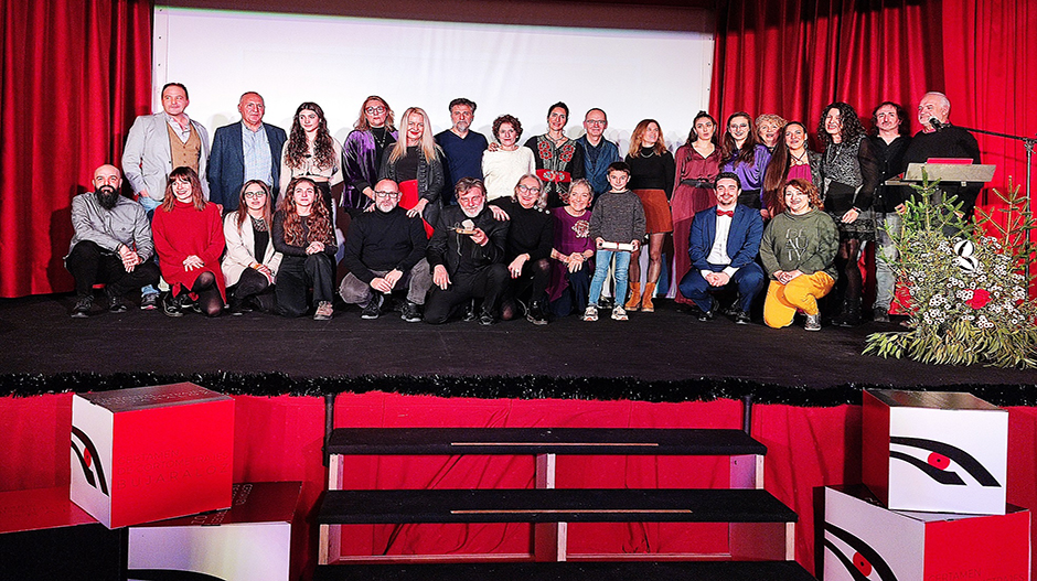 Foto de familia de los premiados en el certamen de Bujaraloz.