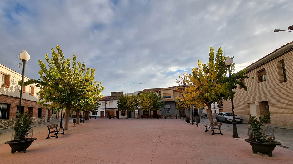 Imagen de la plaza principal de la localidad de Bujaraloz.