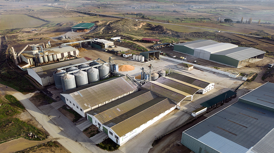 Imagen aérea de las actuales instalaciones del secadero Santiago de Grañén. Javier Blasco