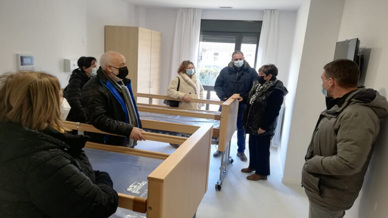 visita_residencia_mayores_sarinena