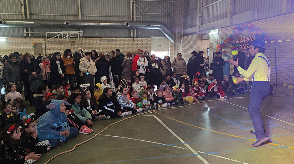 Imagen del espectáculo organizado en el pabellón de Grañén.