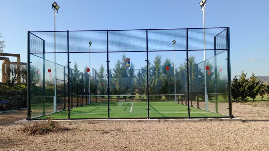 Imagen de la pista de pádel abierta este verano en Huerto.